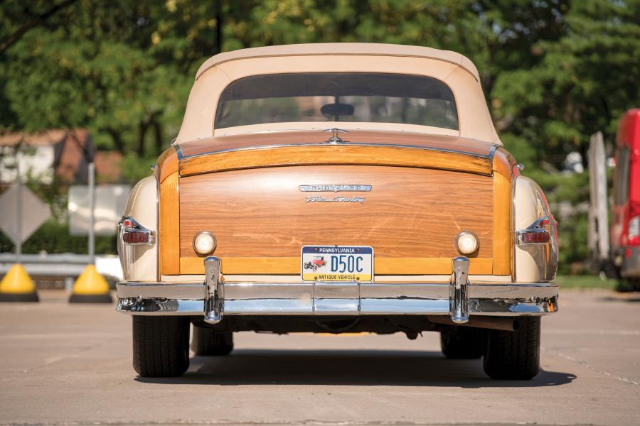  Chrysler Town & Country Convertible (C46N) 1949 года  (фото 14 из 41)